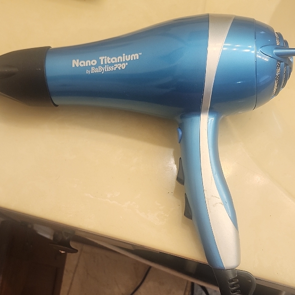 BaBylissPRO Nano Titanium Blue Dryer
